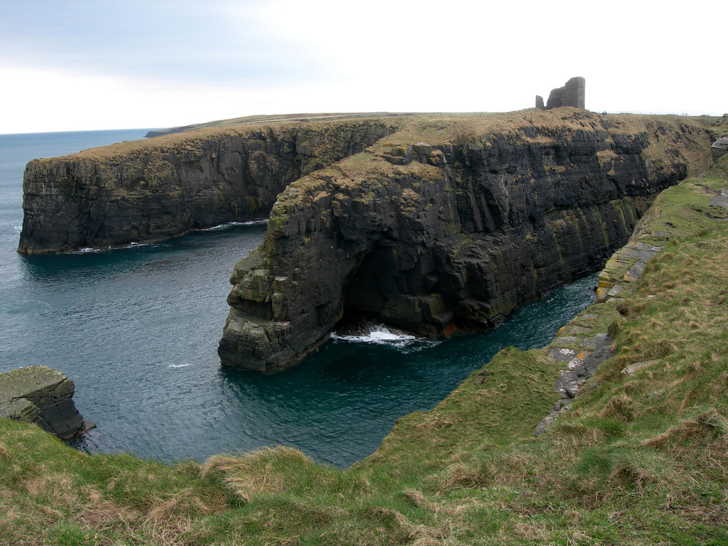 The Castel of Old Wick is located on a cliff.