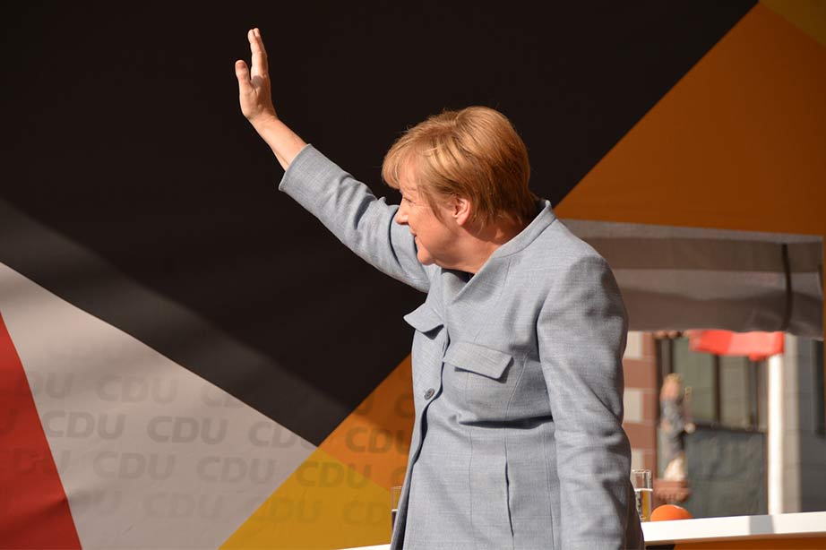 Angela merkel waving