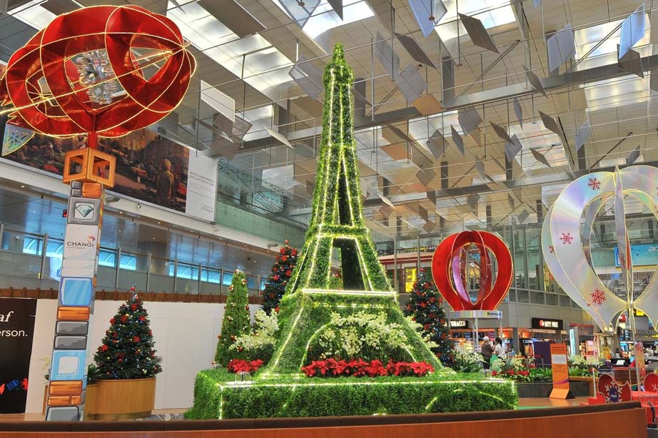 Christmas decoration Changhi airport Eiffel tower christmas lights