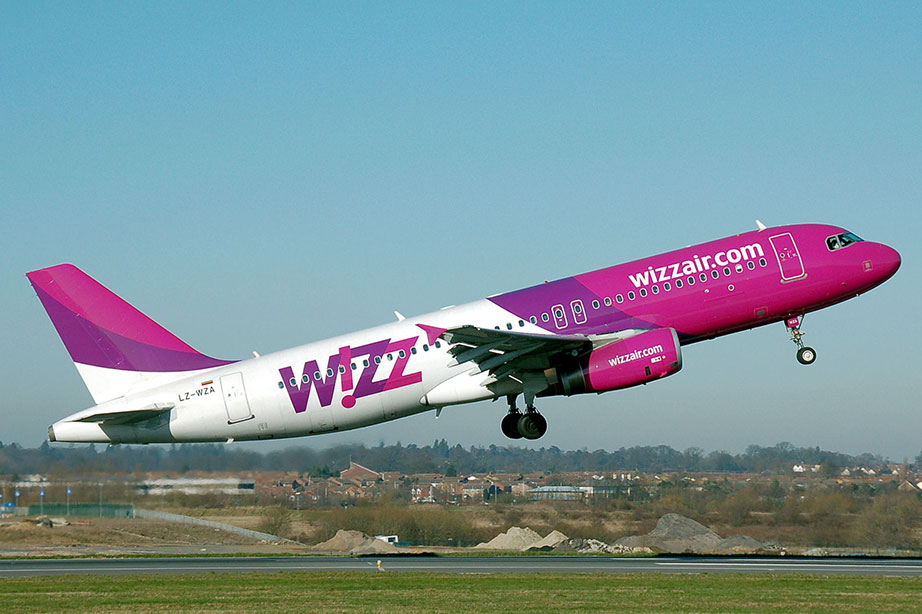 wizz air plane taking off