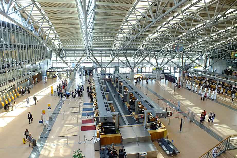 departures at hamburg airport