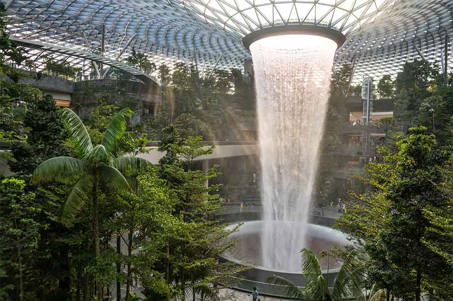 changi airport fountain and garden